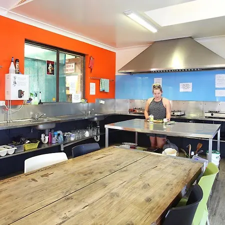 Aussitel Backpackers-3
